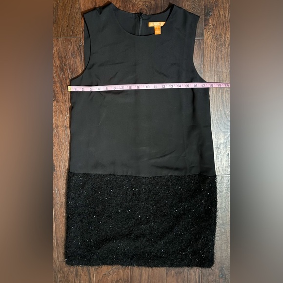 Joe Fresh Sheath Perfect Party Black Dress Faux Fur Detail on Bottom! SZ 4 Hot! - Picture 5 of 9